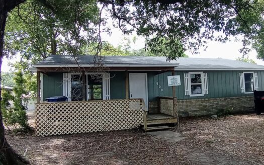 203 NW 2nd Street, England, AR 72042