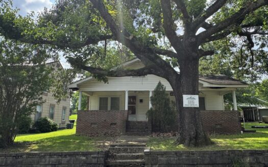 925 S 6th Street, Gadsden, AL 35901